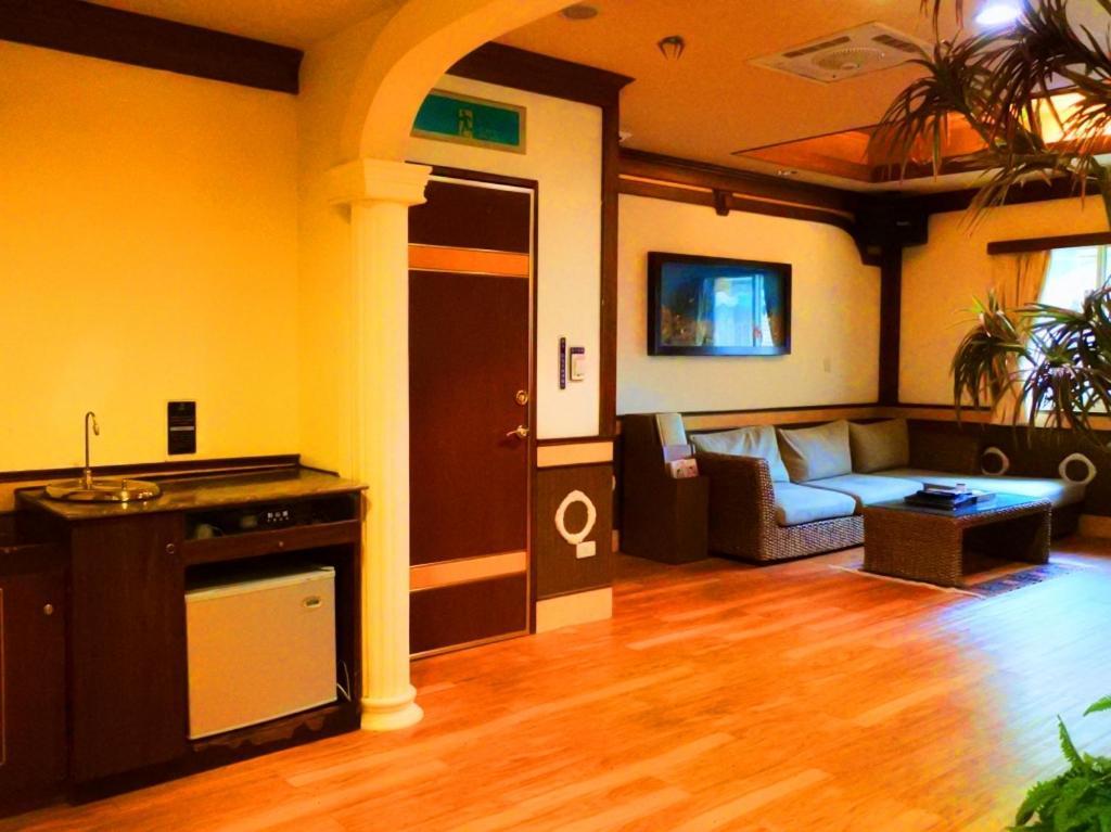 Swan Lake Motel Guishan Extérieur photo