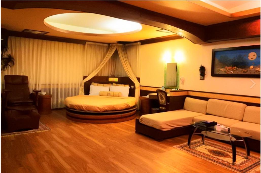 Swan Lake Motel Guishan Extérieur photo